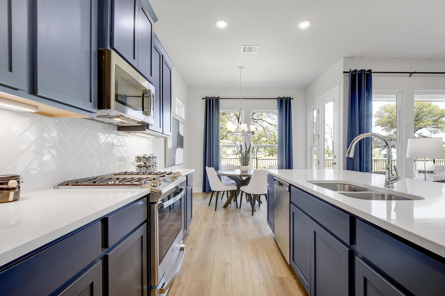 Anthem Cottages Verbena model kitchen photo 2