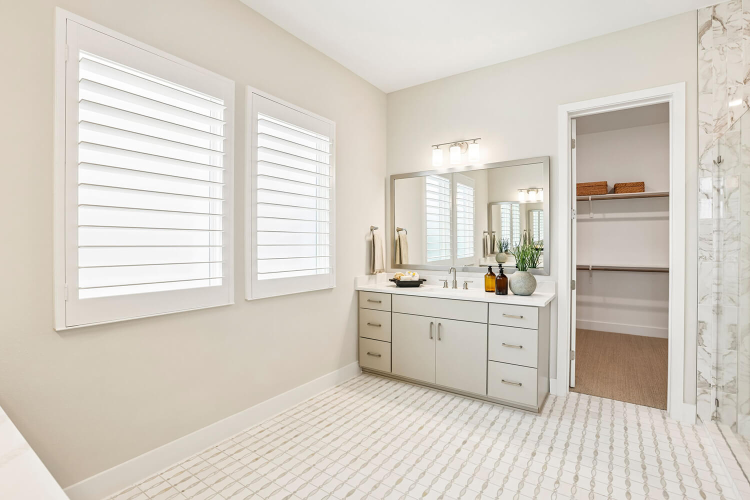 Risewell Homes Model at 443 Resurrection Dr Owner's Retreat Bath Photo 2